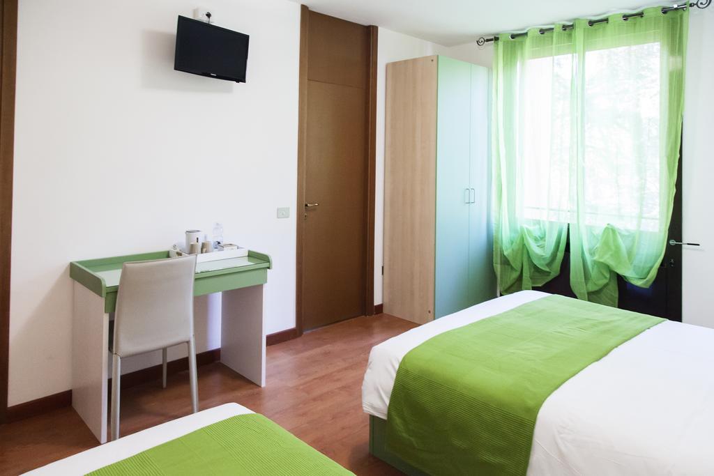 I Salici Bed & Breakfast Basiglio Cameră foto